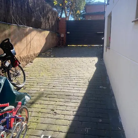 Apartamento Independiente En Con Piscina Homestay *